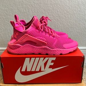 Women’s Nike huaraches